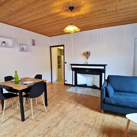 Grand T2 Avec Balcon - Proche Centre Historique Apartamento Moûtiers